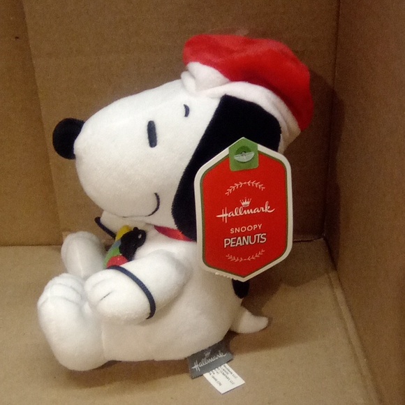 NWT Hallmark Snoopy Plush with Red Hat and Festive Lightsn - Picture 2 of 2